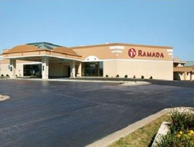 Ramada Moline Hotel East Moline Exterior photo